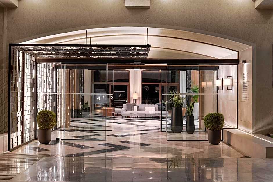 Theartemis Palace