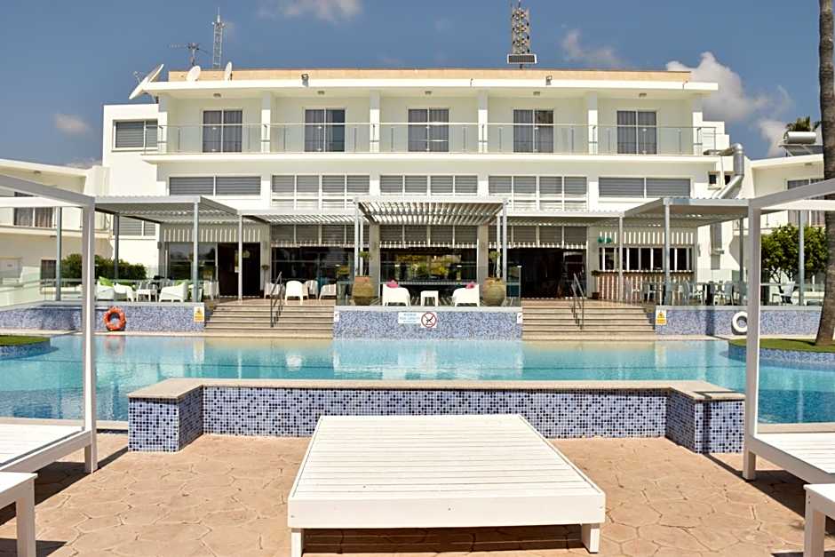 Fedrania Gardens Hotel