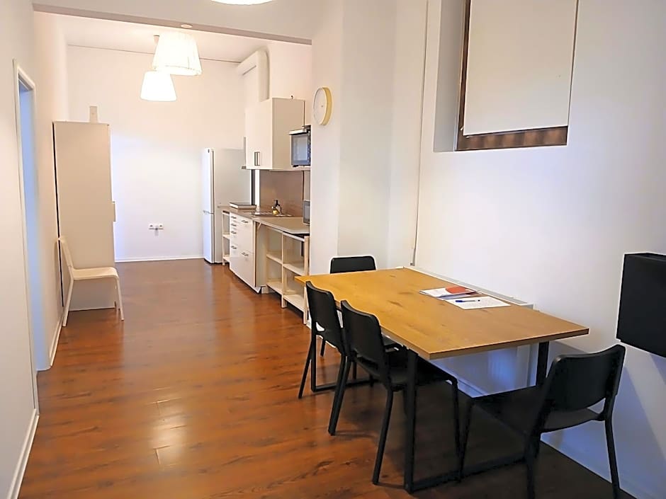 Dimael Hostel & Apartments