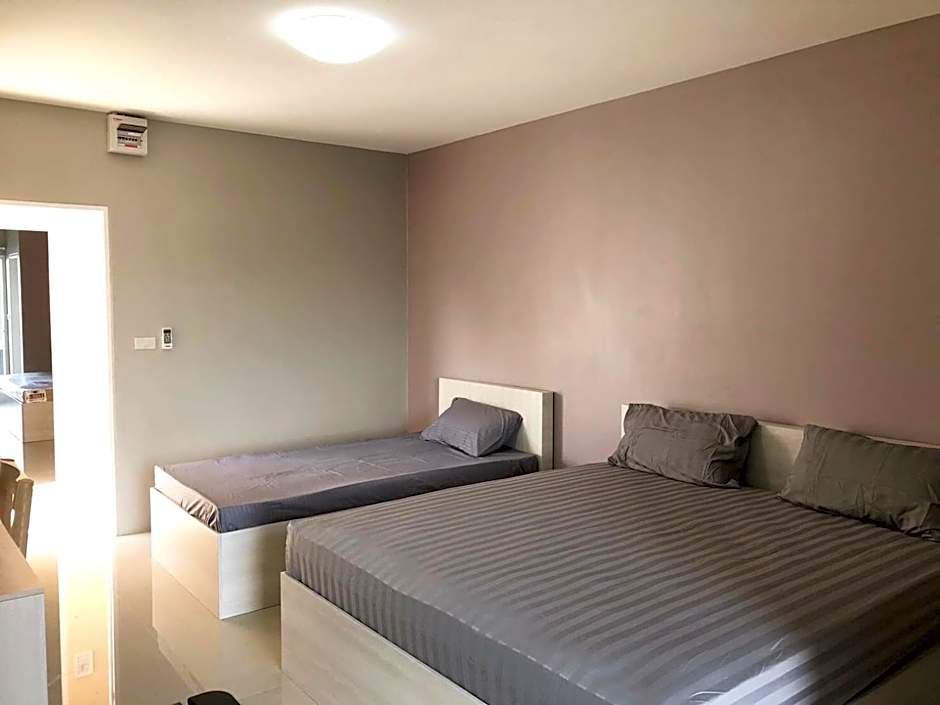 H12, The Stylish Apartment