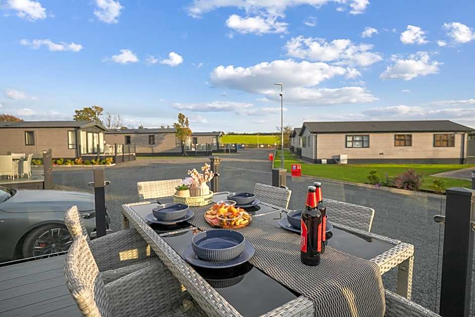Arranview Lochside Pods & Lodges all with private Hot-tubs