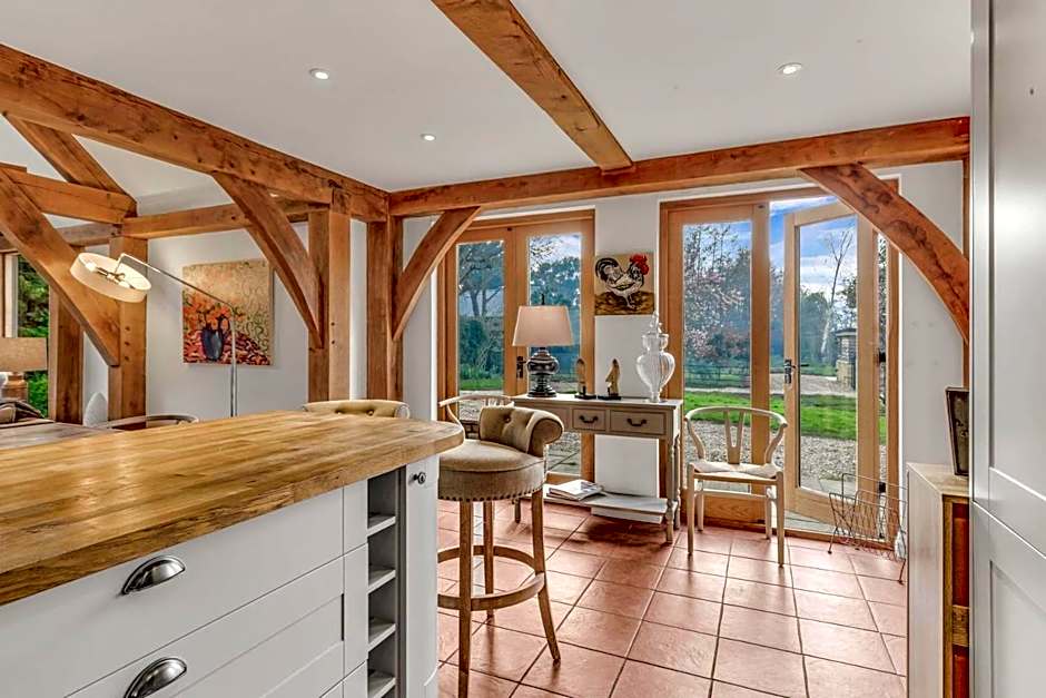 Hiron's Piece - Hot Tub Packages Available