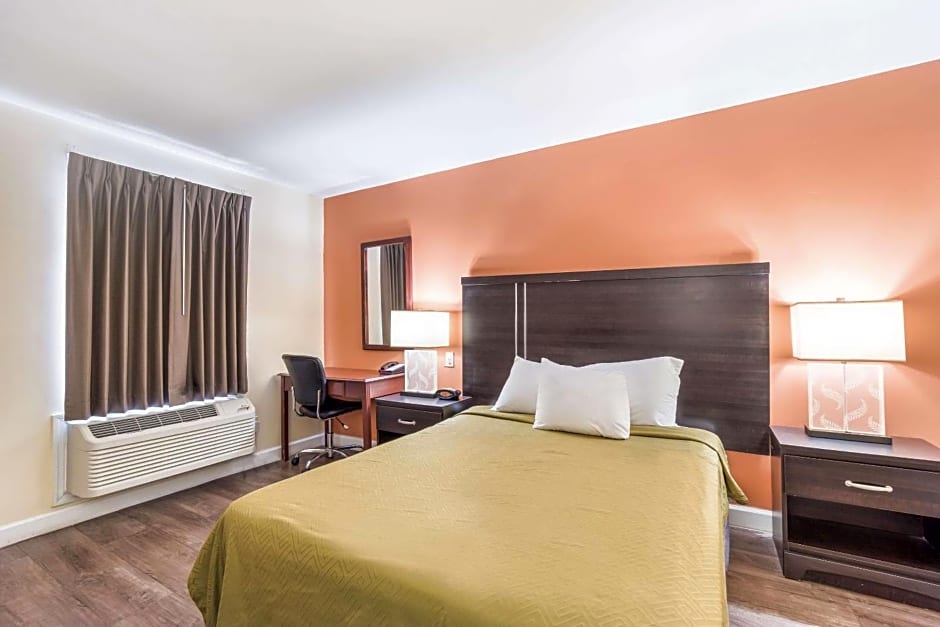 Econo Lodge Santee