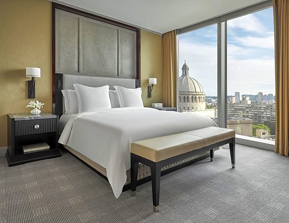 Photo 1 of 5 of Executive Suite