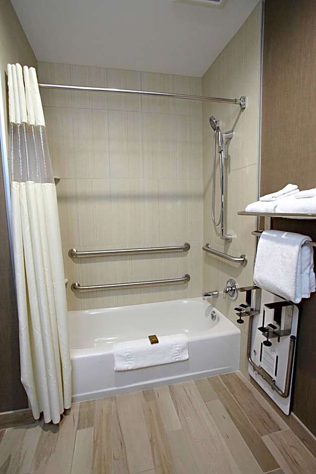 Best Western Plus Cottontree Inn