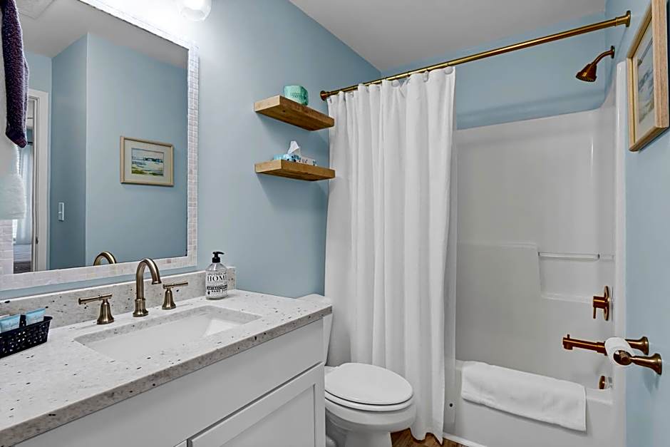 Sandpeddler Inn and Suites