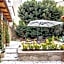 Pilastri Majestic Garden by Mmega