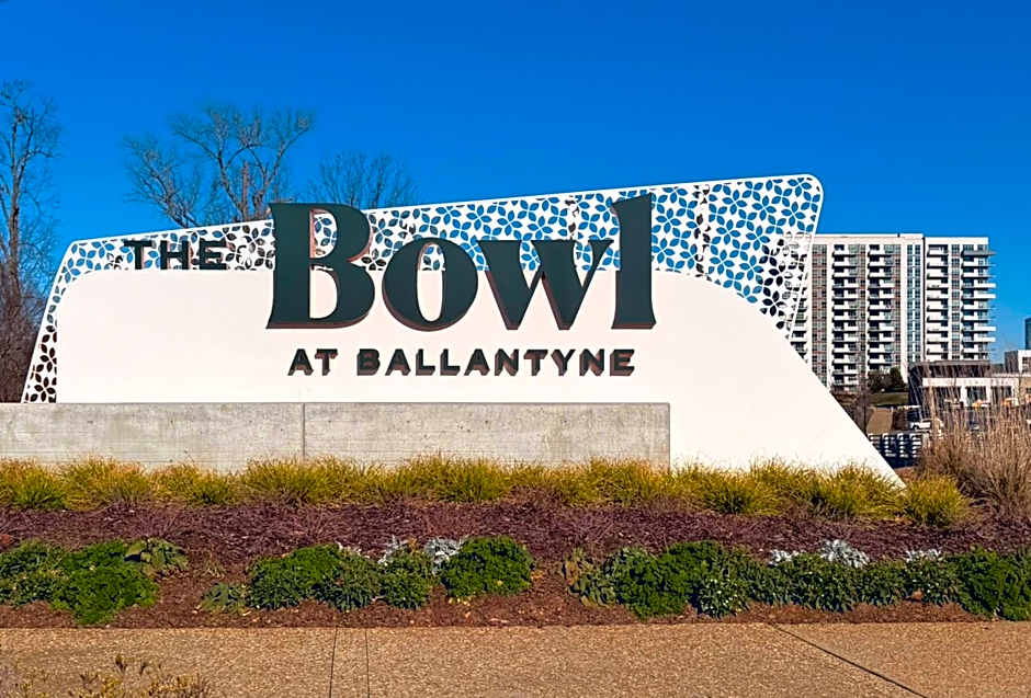 Holiday Inn Express & Suites Charlotte - Ballantyne by IHG