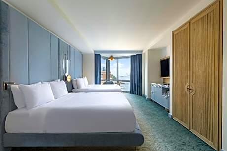 Queen Room with Hudson View