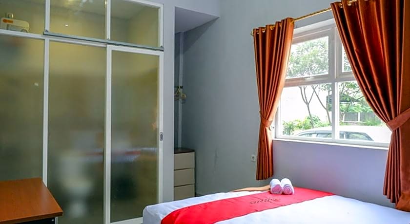 RedDoorz @ City Park Medoho Semarang