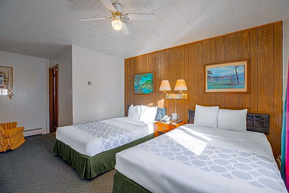 Love Hotels Silver Street by OYO at Hurley WI