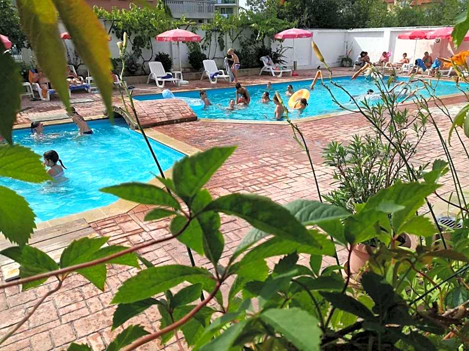 Alba Family Club Hotel