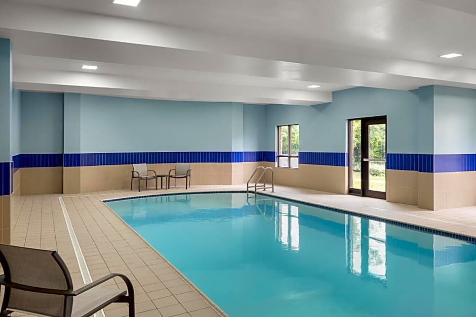 Holiday Inn Express Hotel & Suites Brockville By IHG