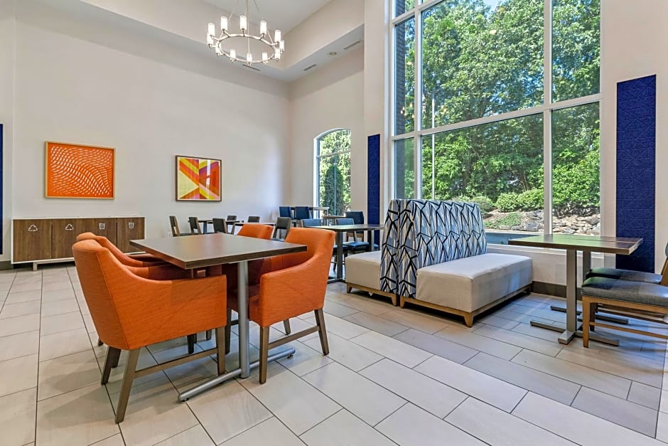 Holiday Inn Express Hotel & Suites Starkville By IHG