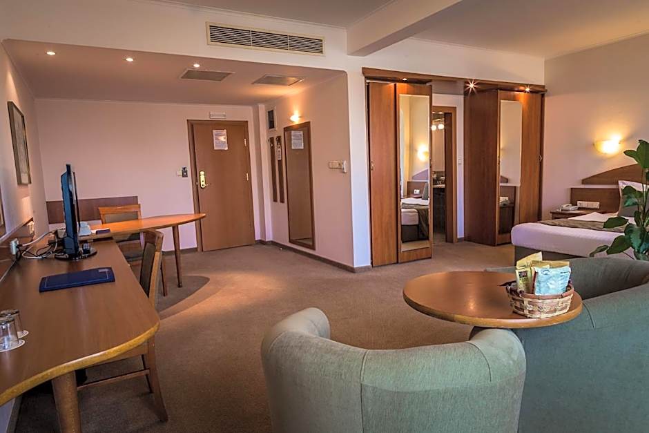 Hotel Sevlievo Plaza