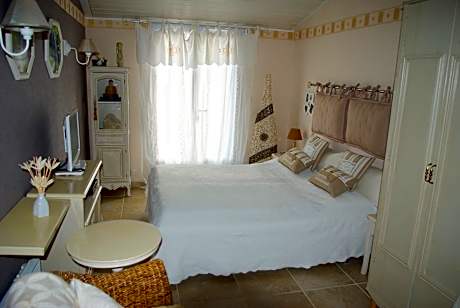 Double Room with Private External Bathroom