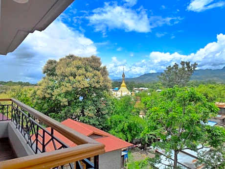 Golden Lotus Inle Hotel