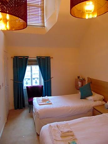 Twin Room with Shower