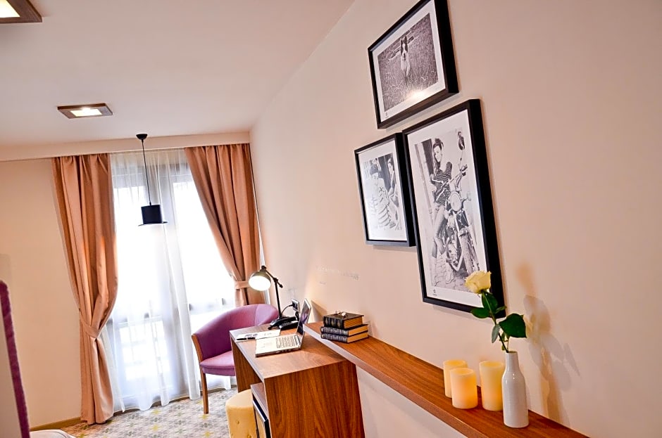 Hotel Capitolina City Chic