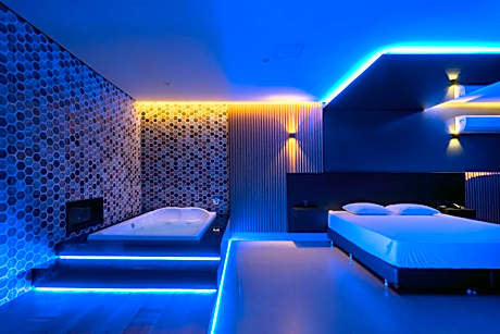 Studio with Spa Bath