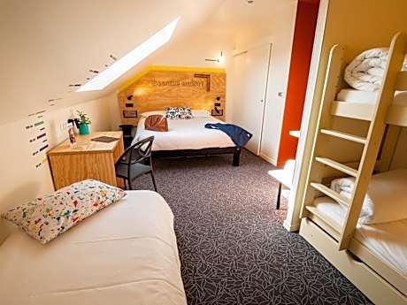 Family Pop Room for 4 people