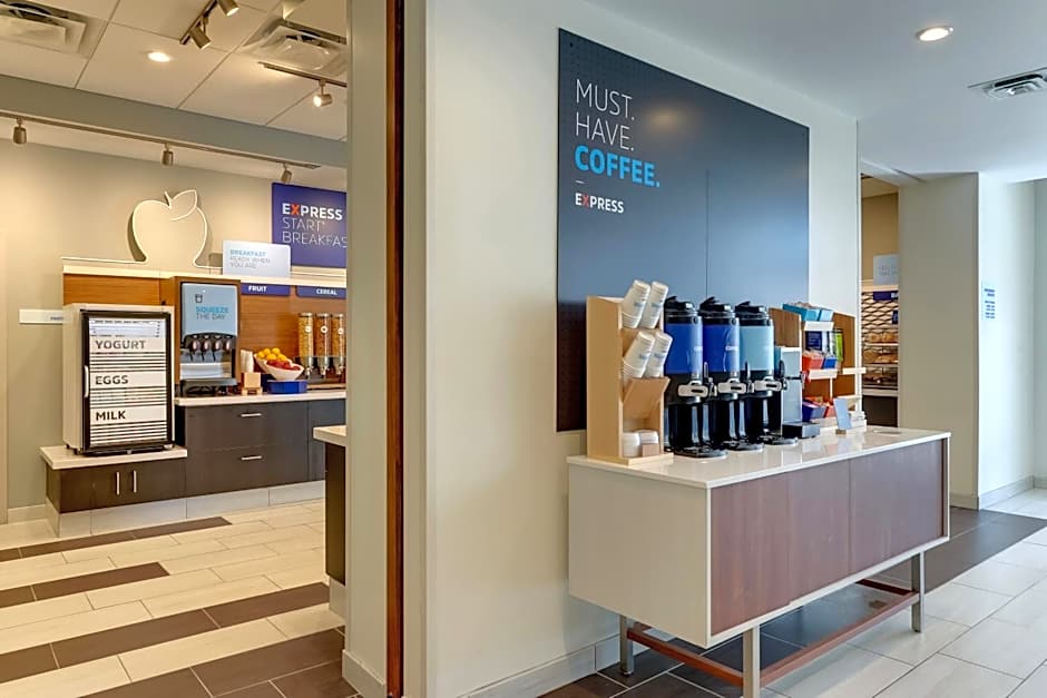 Holiday Inn Express Wilmington - Porters Neck By IHG