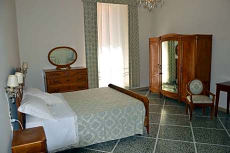 Triple Room with Shared Bathroom