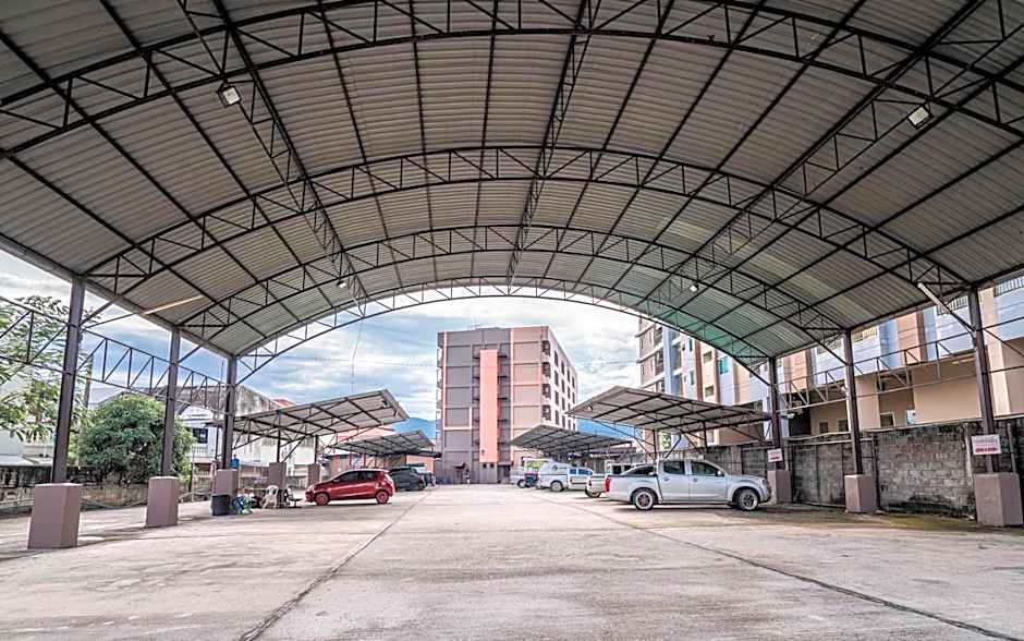 Pasawang Hotel (โรงแรมภาสว่าง)