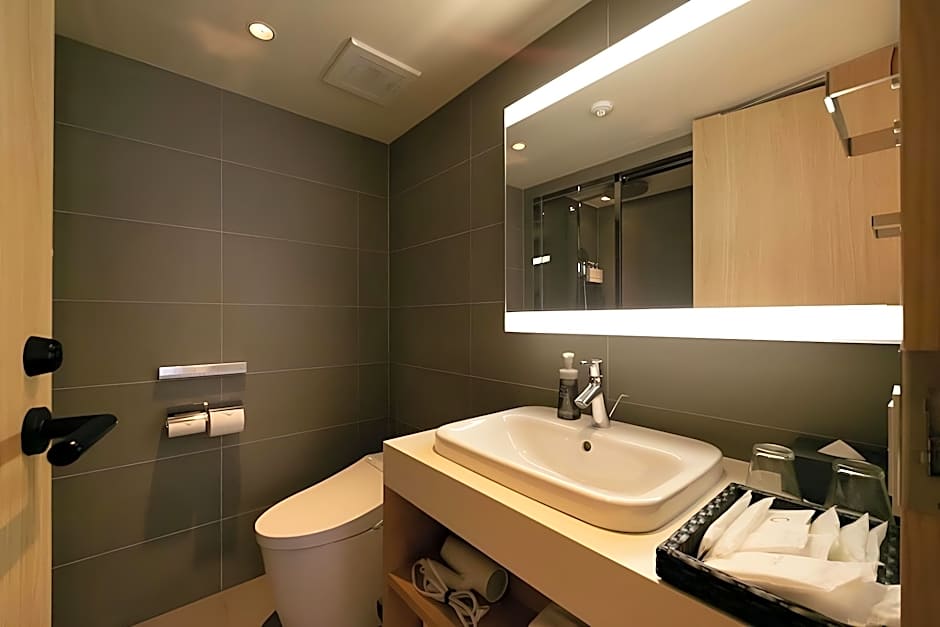 The General Kyoto Bukkoji Shinmachi