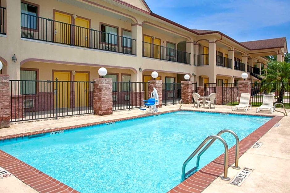 Super 8 by Wyndham Humble/Fm 1960/Hwy 59