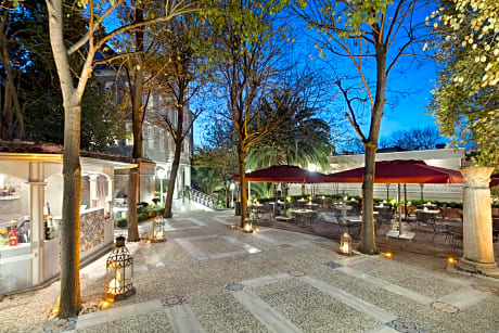 Hagia Sofia Mansions Istanbul, Curio Collection by Hilton