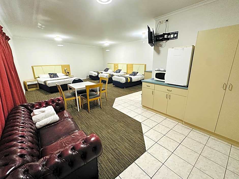 Jacksons Motor Inn