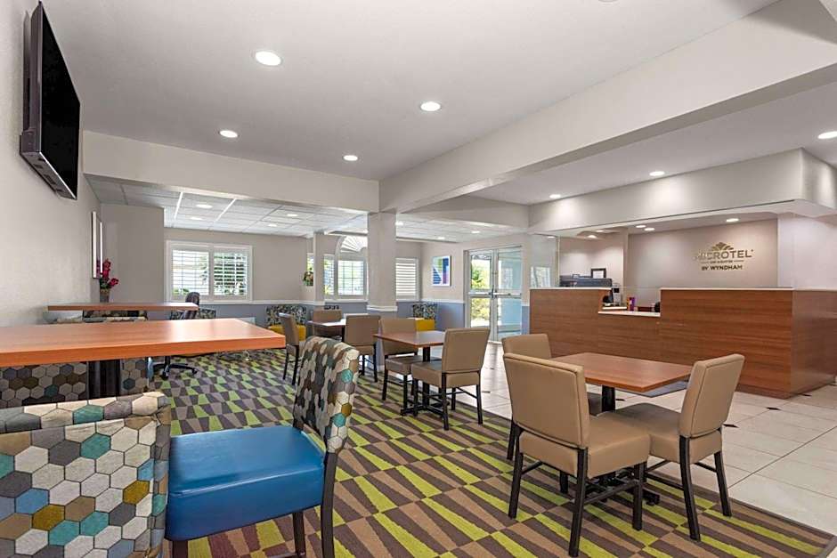 Microtel Inn & Suites by Wyndham Panama City