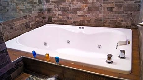 King Room with Spa Bath
