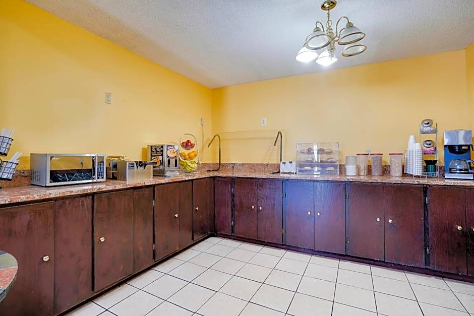 OYO Hotel Wade/Fayetteville I-95 South