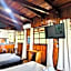 Hotel La Isla Inn