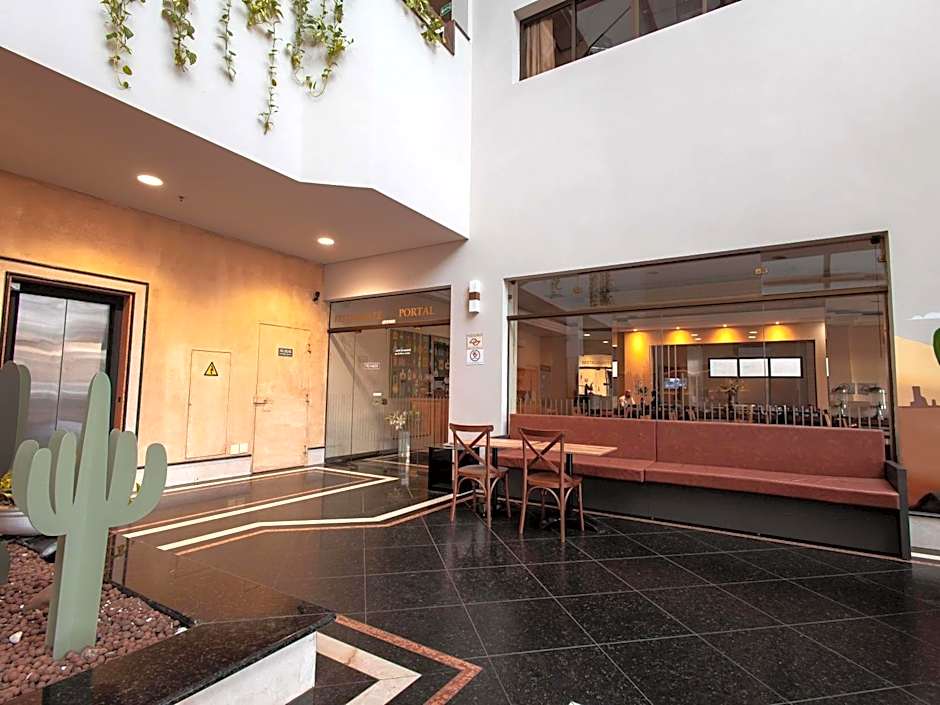 Ibis Styles Presidente Prudente, Portal of the West