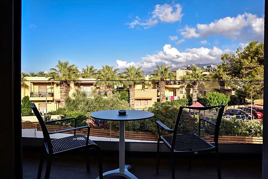 Del Mar 'Adults Only'