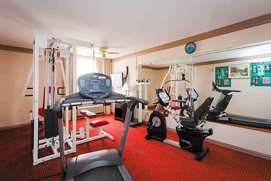 Days Inn by Wyndham Rosenberg