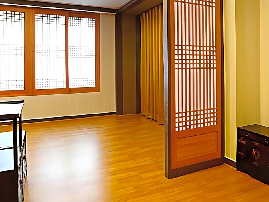 Anmyeondo Plaza Hotel