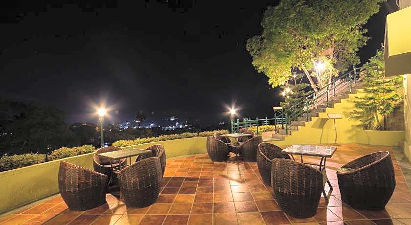 The Colonial Manek Manor by SAH