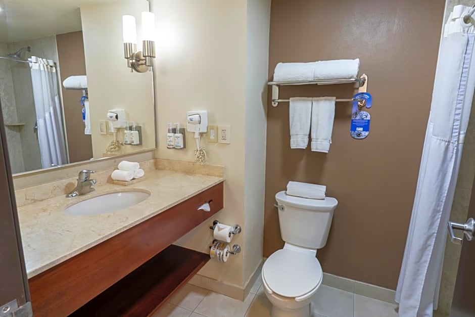 Holiday Inn Express & Suites Guadalajara Aeropuerto By IHG