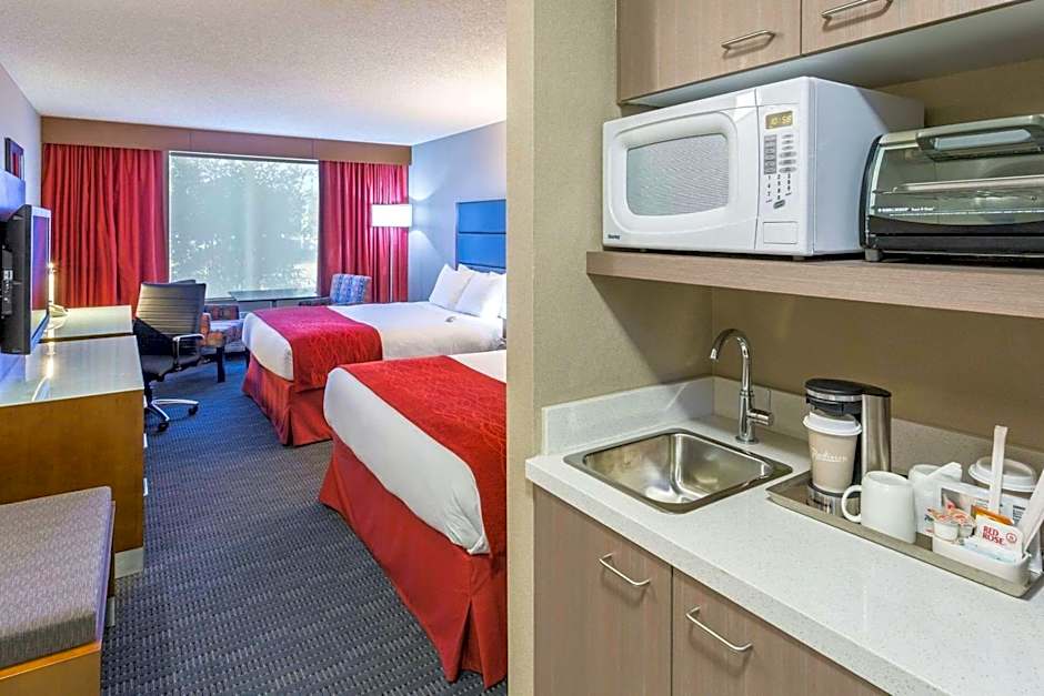 Radisson Hotel & Suites Fort Mcmurray
