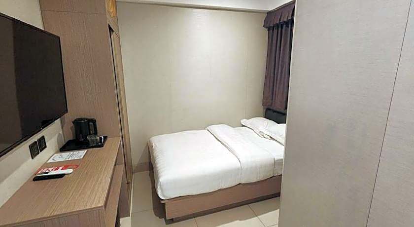 Holiday Hotel