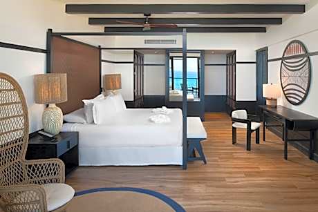 Privilege Swim Up Master Suite