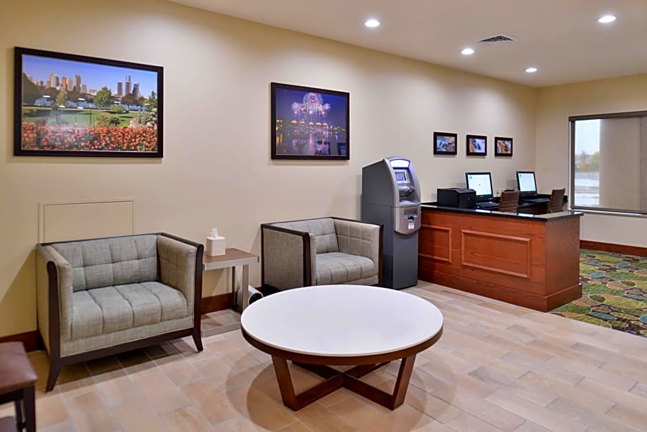 Holiday Inn Express & Suites Dearborn SW - Detroit Area, an IHG Hotel