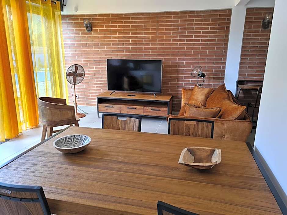 Shikoa Sobole - Le Morpho et l'Ara