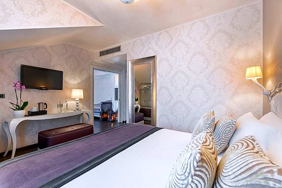Photo 1 of 7 of Suite, Jacuzzi®, Terrace