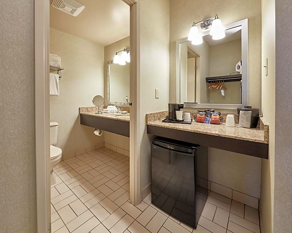 Travelway Inn Sudbury