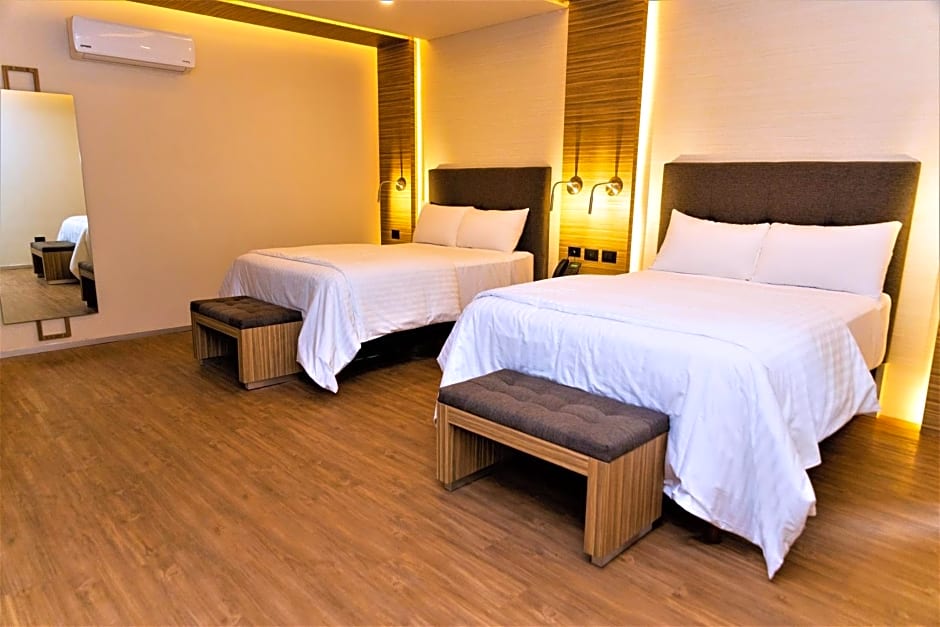 Hotel Plaza by Kavia